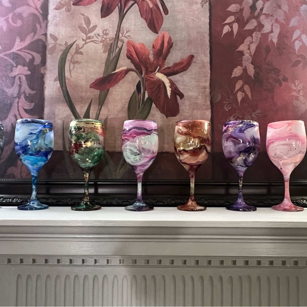 Handcrafted “Playful Purple ” Custom Large Wine Glass. 20 oz - Picture 9 of 9